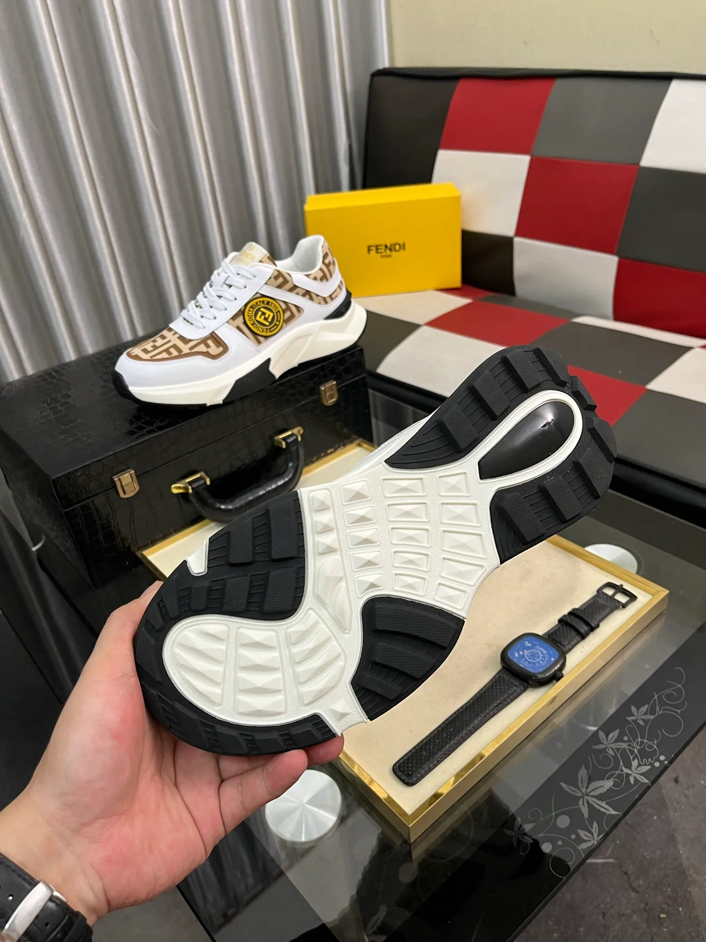 Men's shoes 💰458⌚️⌚️【FENDI】original quality.~ Unique modern style sneakers. 🏃A must-have casual shoe for trendy men😍😍 Original brand imported from Italy, imported original leather, sheep lining (refuses to discolor and grind feet) Sole: Original sole provided by the original factory, French lazy style design ⚠️Fit to the feet, original quality, super comfortable original sole. Just like shooting the real thing 🎬The real thing is better Code number: 38-444️⃣Colors available